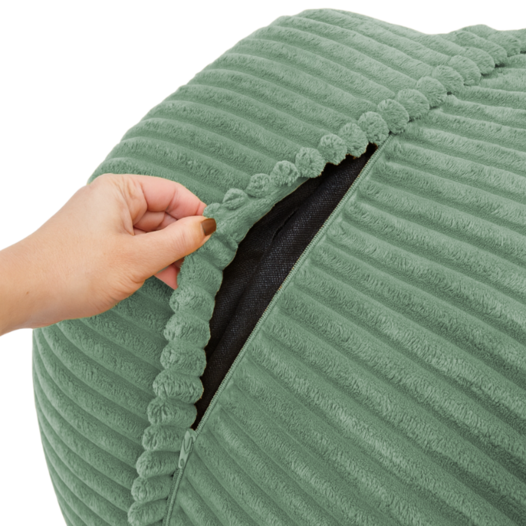 Gros plan sur la housse du pouf XXL en velours côtelé, fermeture éclair pour le déhoussage.